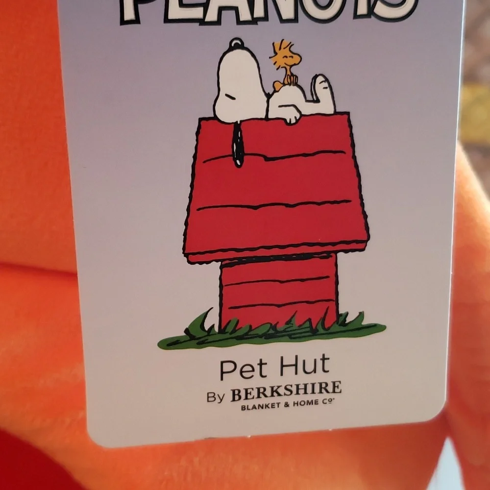 Berkshire Halloween Snoopy Peanuts Pet Hut Bed NWT